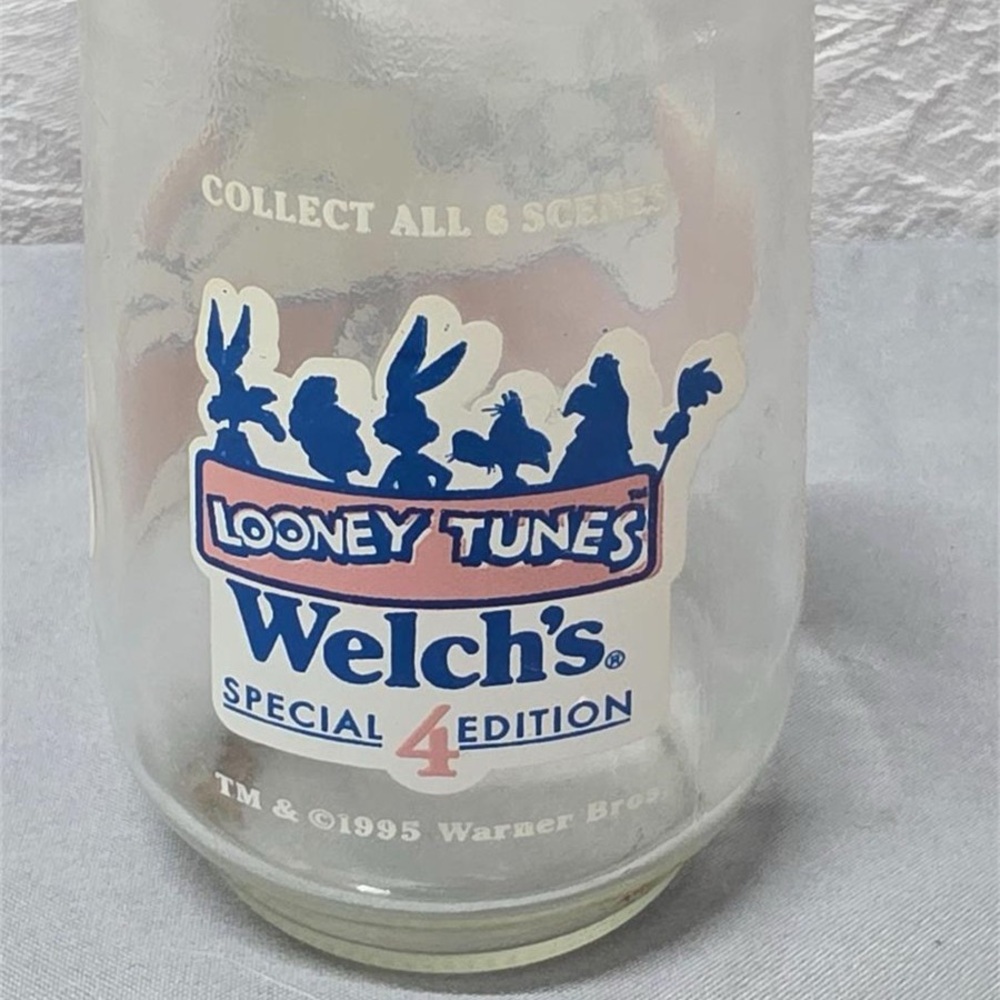 Looney Tunes Special Edition Glass Jar Vintage